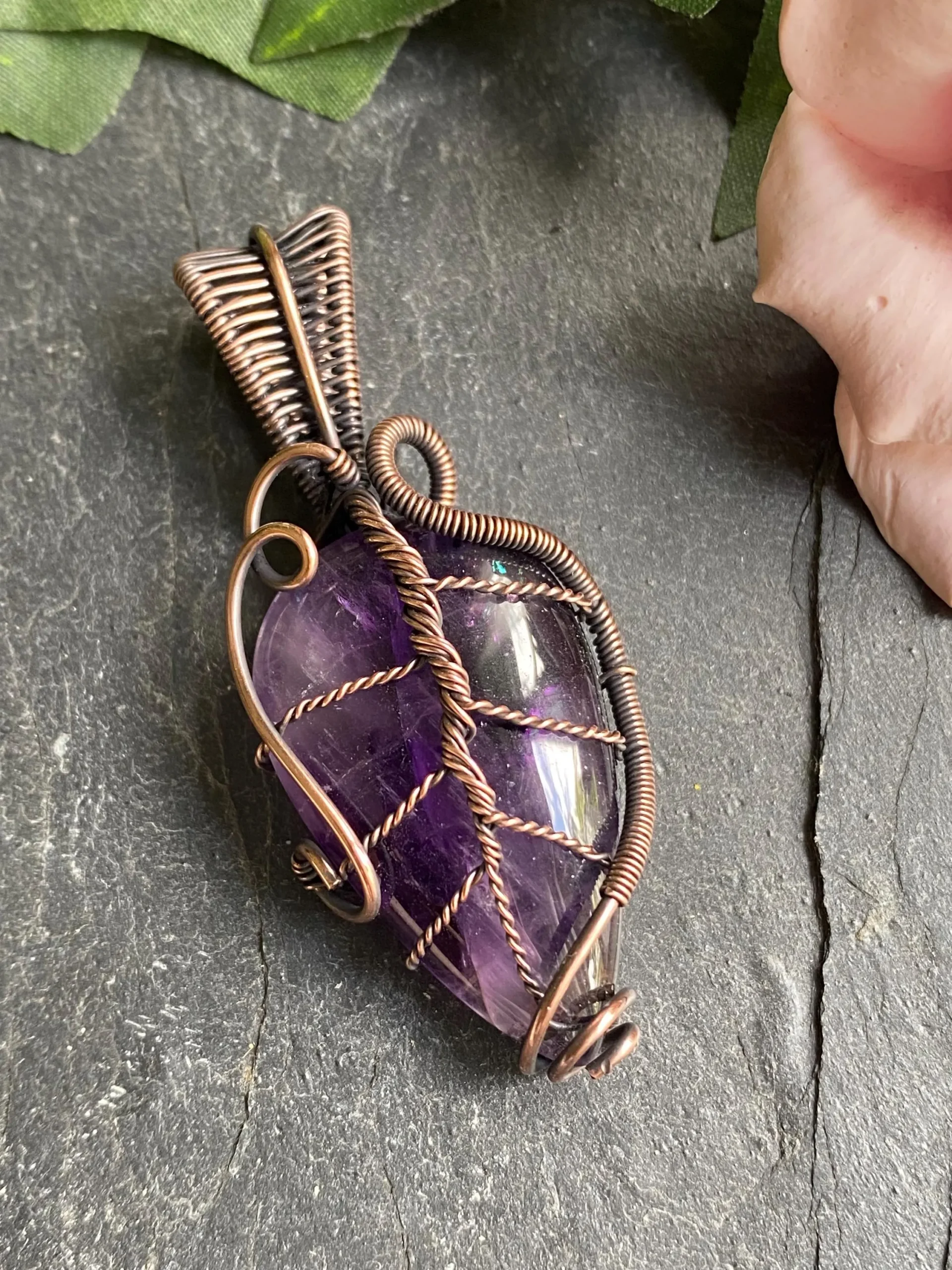 Amethyst leaf pendant - Image 2