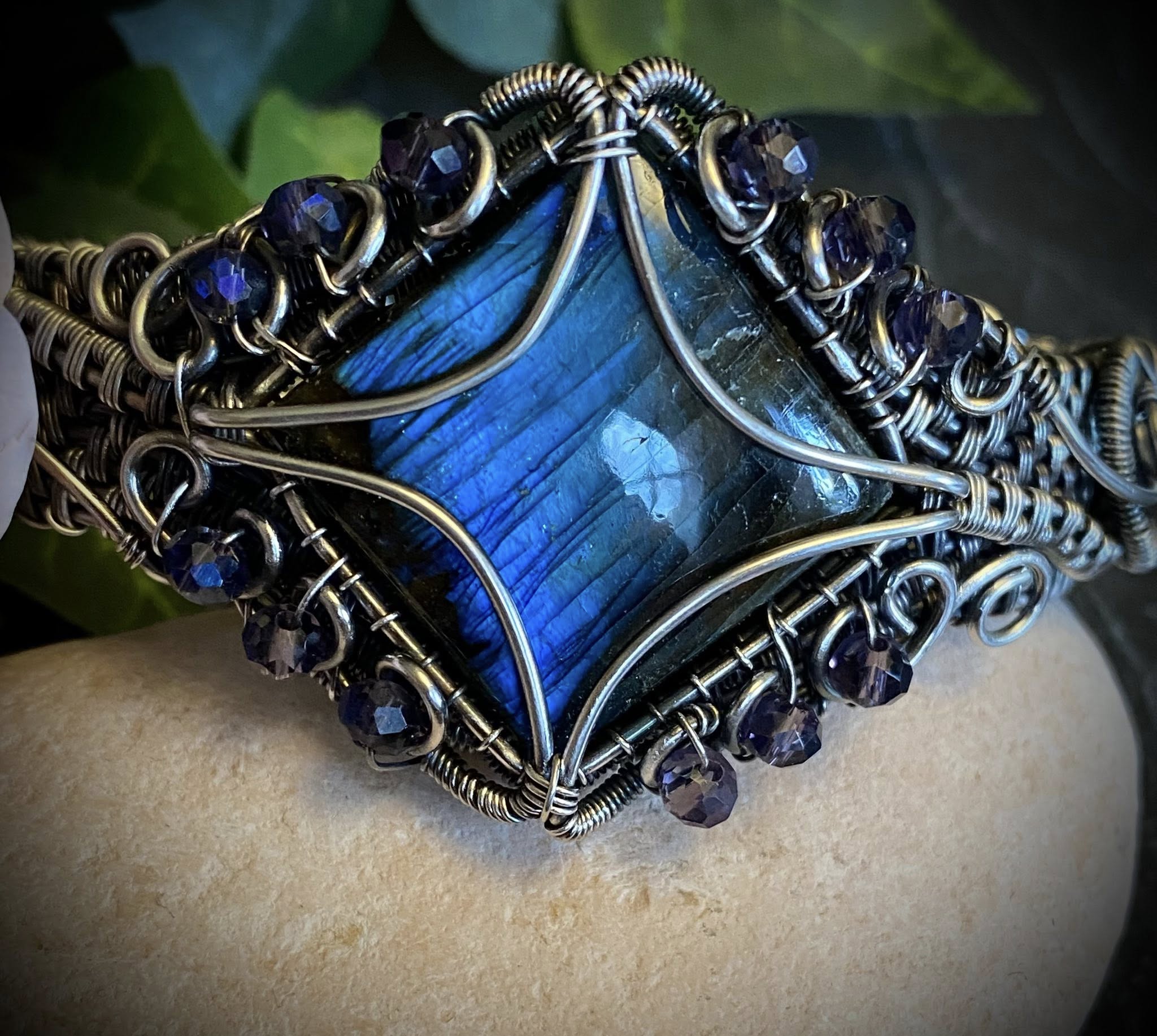 Silver-Filled Labradorite Cuff Bracelet – Handcrafted Wire-Woven Jewelry