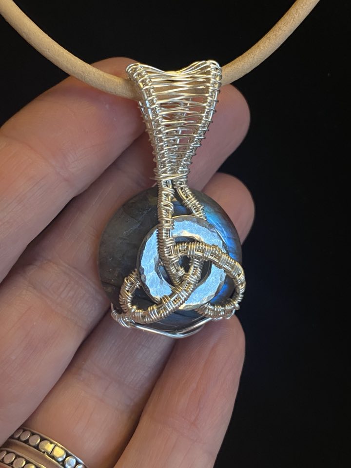 Silver Filled Labradorite Celtic Knot Pendant - Image 4