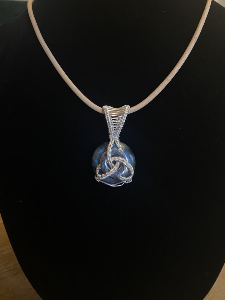 Silver Filled Labradorite Celtic Knot Pendant - Image 6