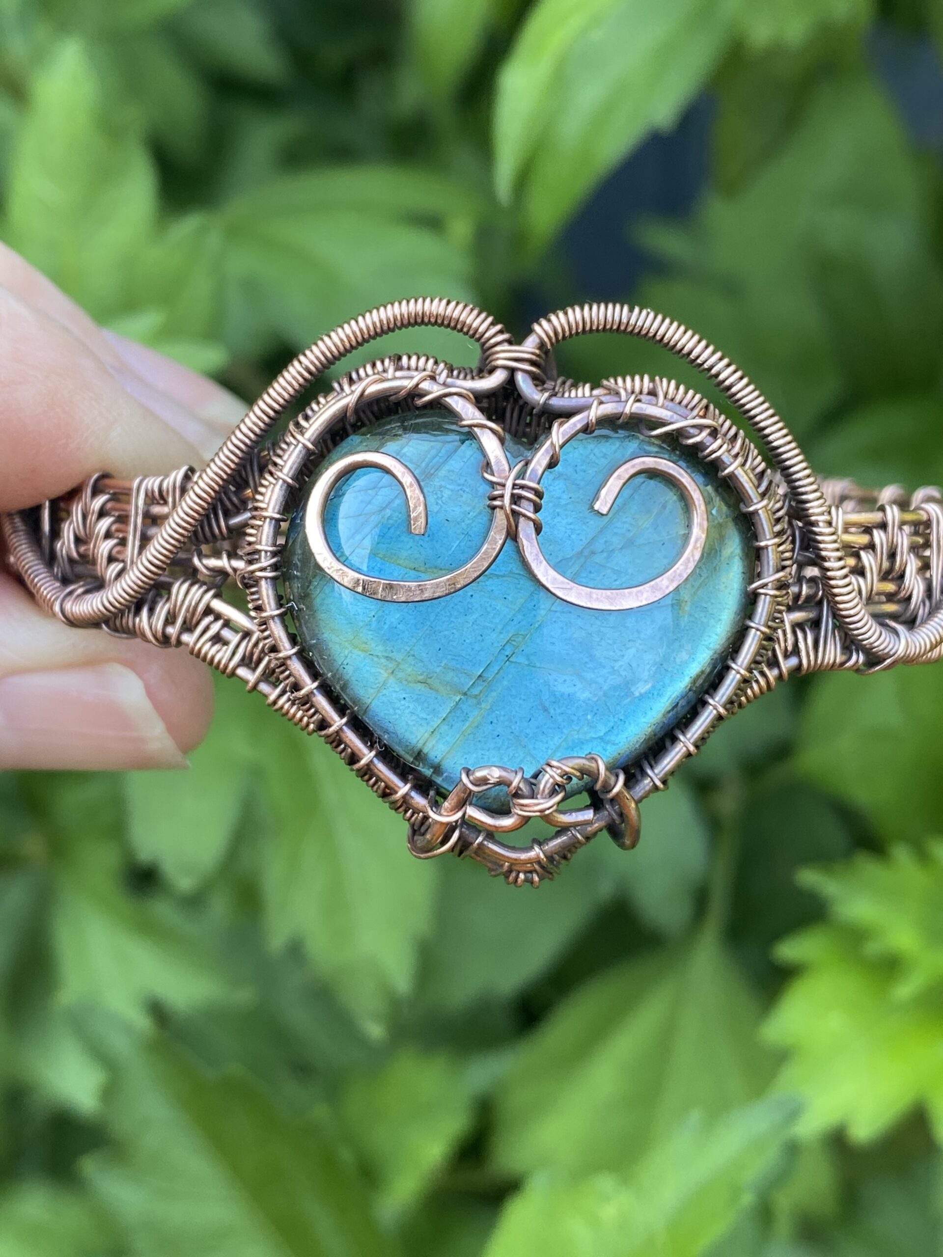 Heart Shaped Blue Flash Labradorite Copper Cuff Bracelet - Image 12